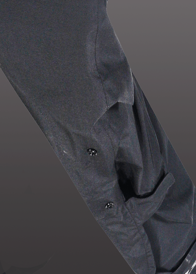 773x1080-X-Rain-detalle-Leg-openings-to--put-on-take-off-boots-easily